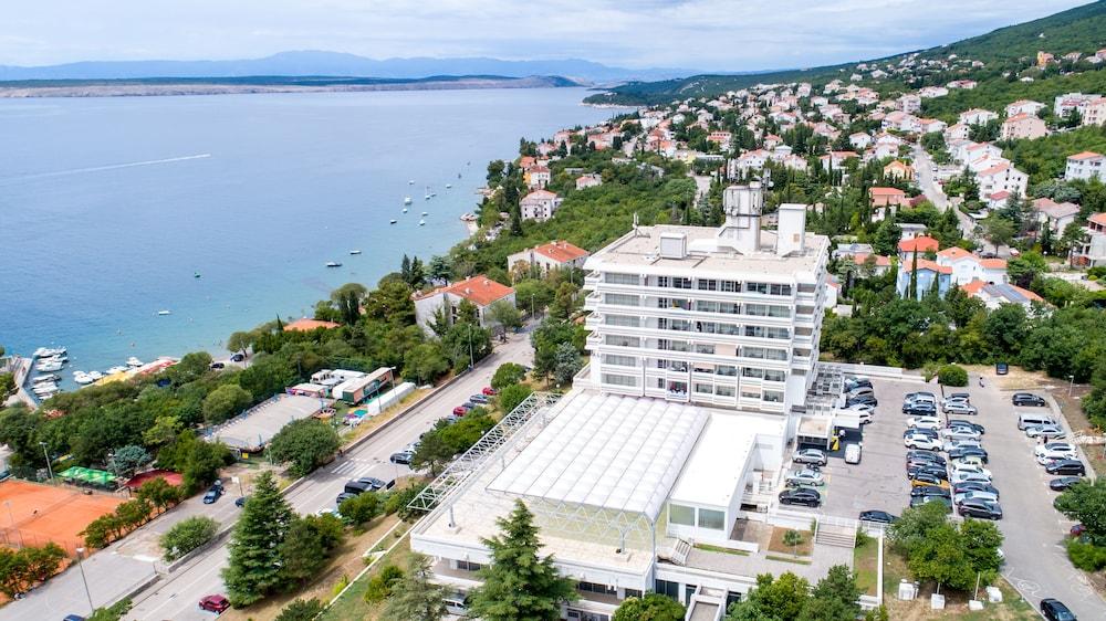 Hotel Omorika Crikvenica Bagian luar foto
