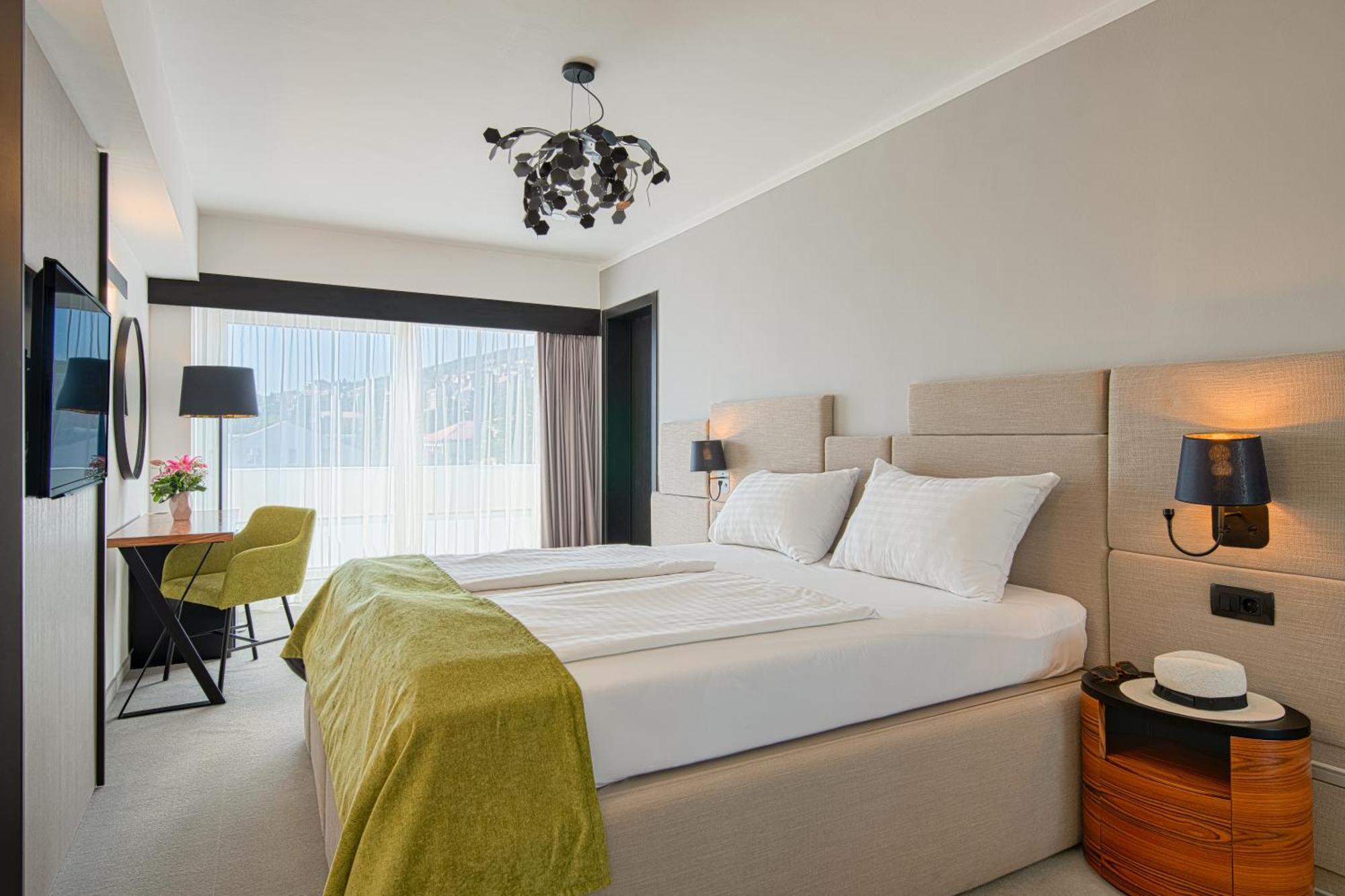 Hotel Omorika Crikvenica Bagian luar foto