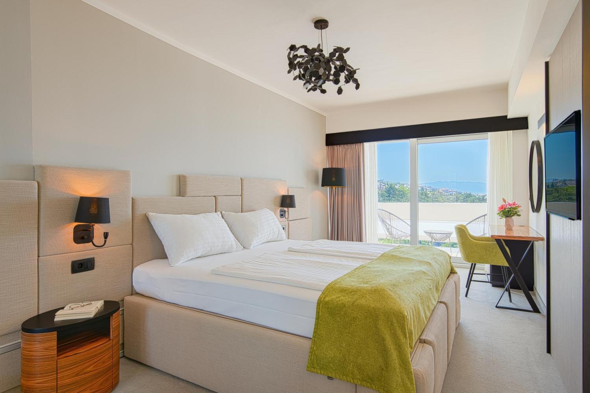 Hotel Omorika Crikvenica Bagian luar foto